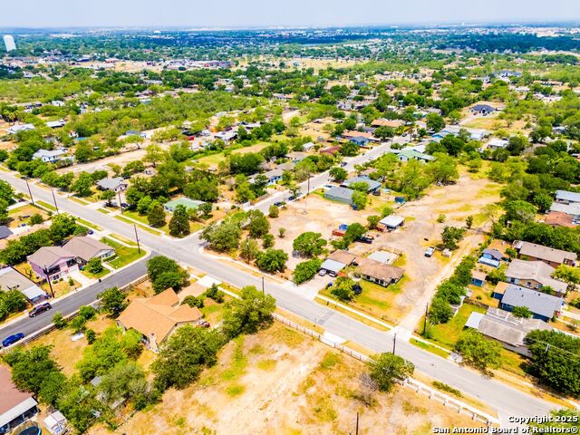877 W Villaret Blvd, San Antonio, Texas image 13