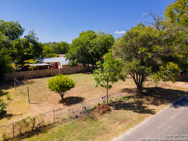 507 Irons St, Boerne, Texas image 2