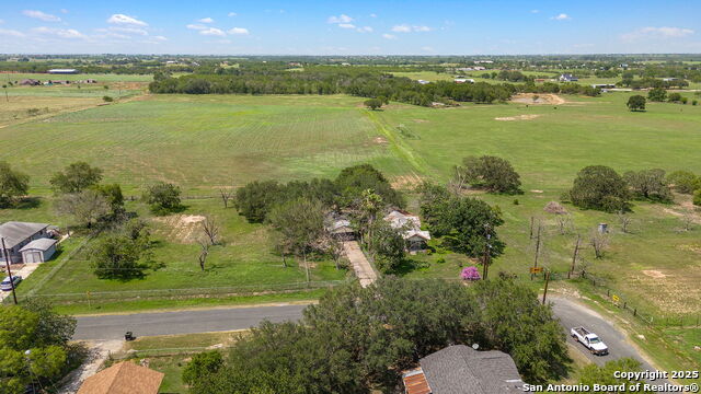 11831 James, Adkins, Texas image 3
