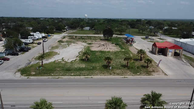 1310 Harborth, Three Rivers, Texas image 2