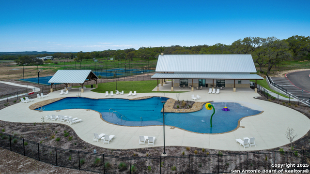 697 Travis Forest, Bulverde, Texas image 37