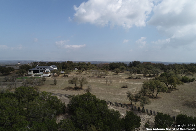 205 Hidden Hills Cove, SPICEWOOD, Texas image 15