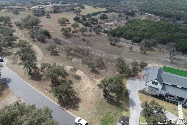 205 Hidden Hills Cove, SPICEWOOD, Texas image 4