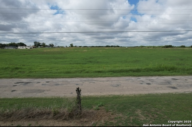 1369 County Road 664, Devine, Texas image 1