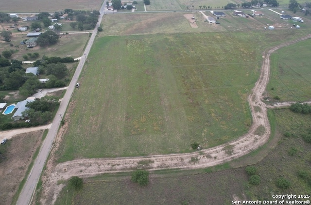1369 County Road 664, Devine, Texas image 10