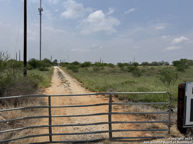 2266 Interstate 35, Cotulla, Texas image 1