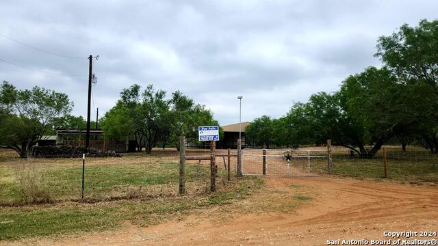1848 County Road 2557, Moore, Texas image 13