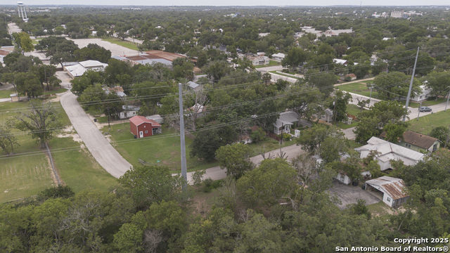 664 E North St, New Braunfels, Texas image 11