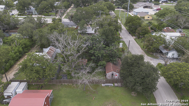 664 E North St, New Braunfels, Texas image 13