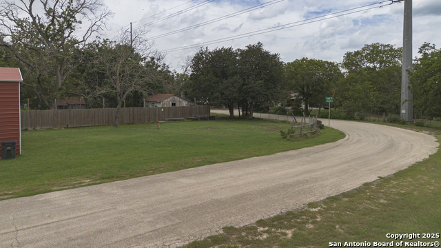 664 E North St, New Braunfels, Texas image 15