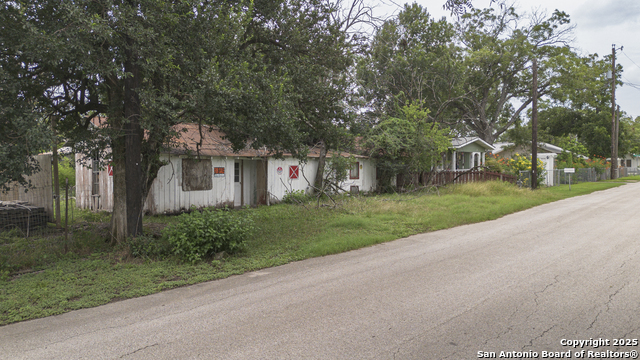 664 E North St, New Braunfels, Texas image 5