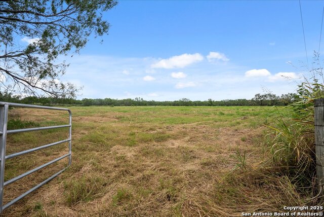 00 Cr 304, Jourdanton, Texas image 1