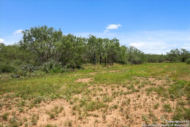 00 Cr 304, Jourdanton, Texas image 12