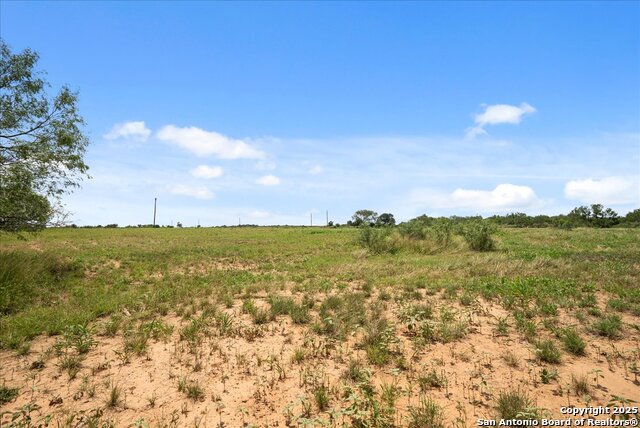 00 Cr 304, Jourdanton, Texas image 15