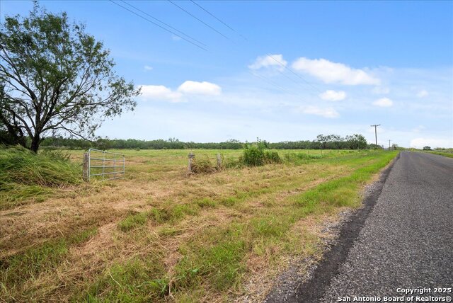 00 Cr 304, Jourdanton, Texas image 24