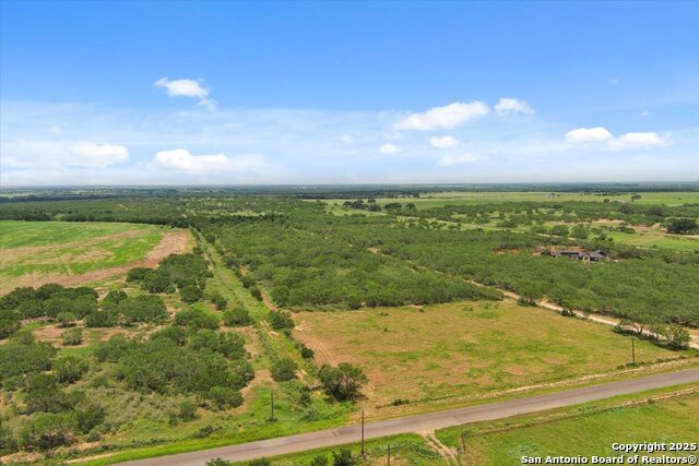 00 Cr 304, Jourdanton, Texas image 27