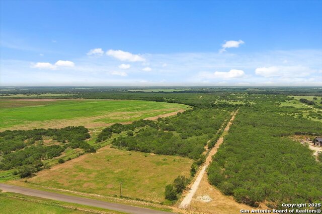 00 Cr 304, Jourdanton, Texas image 28