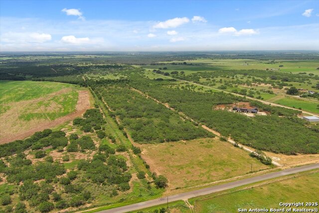 00 Cr 304, Jourdanton, Texas image 34