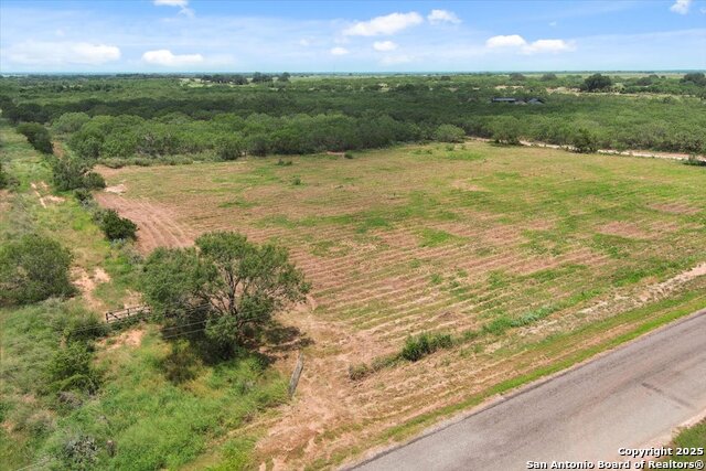 00 Cr 304, Jourdanton, Texas image 38