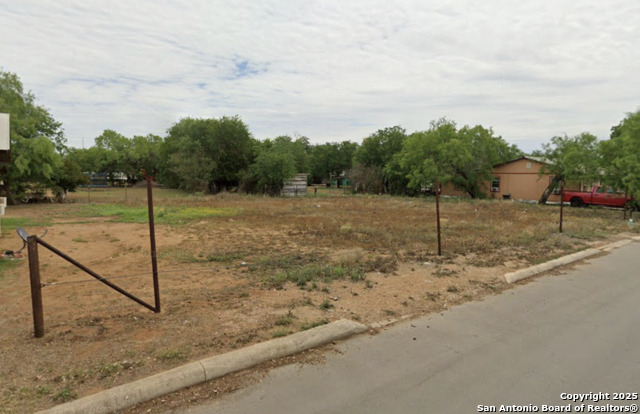 10 Willow St, Pearsall, Texas image 2