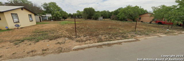 10 Willow St, Pearsall, Texas image 3