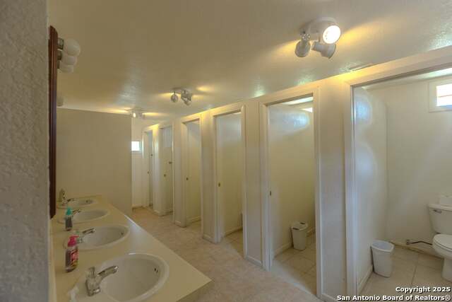 7802 Ranch Rd 1051, Uvalde, Texas image 10