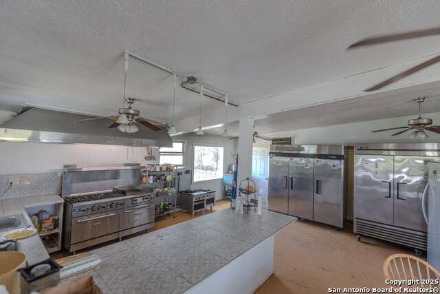 7802 Ranch Rd 1051, Uvalde, Texas image 12