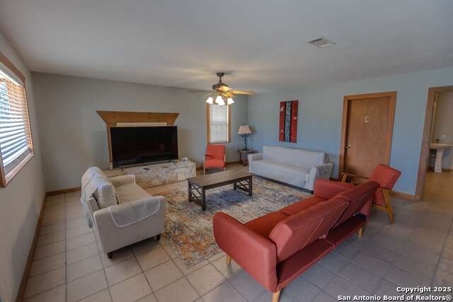 7802 Ranch Rd 1051, Uvalde, Texas image 5