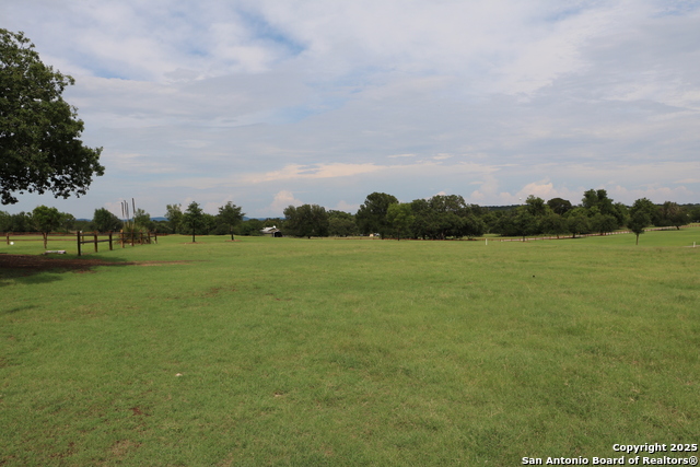 14 Woodview Circle, Bandera, Texas image 5