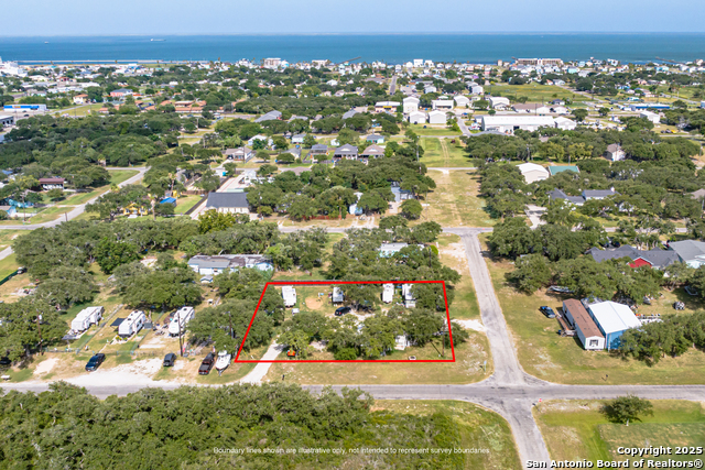 322 Doughty, Rockport, Texas image 4