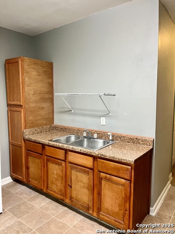 1511 W Ashby Pl, San Antonio, Texas image 22