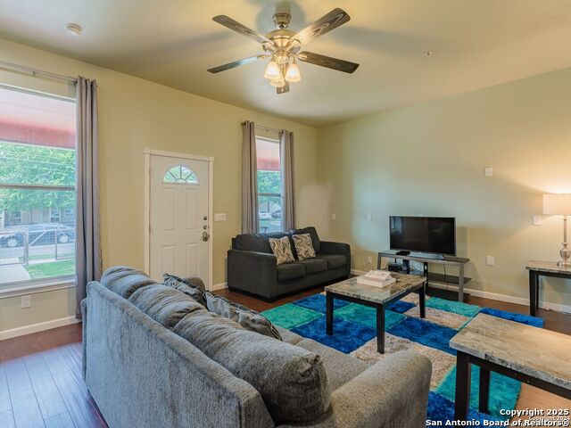 412 Warren St., San Antonio, Texas image 2