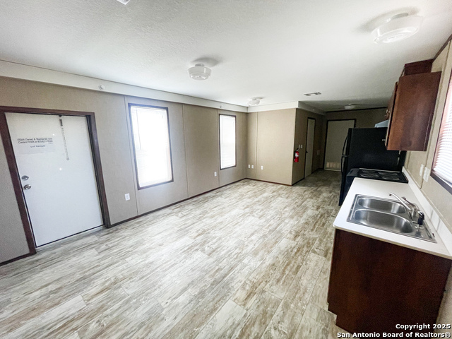 18234 Benton City Rd, Von Ormy, Texas image 17