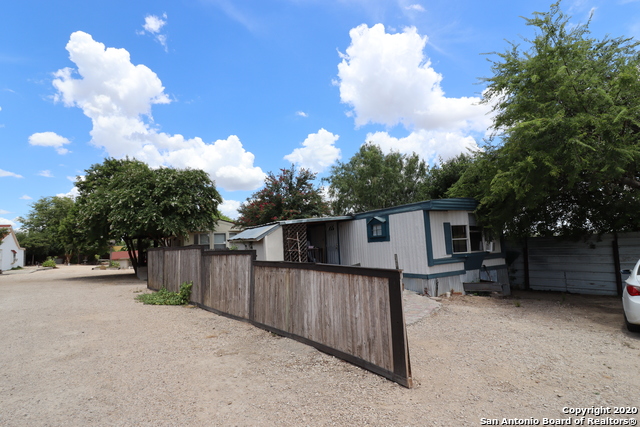 13915 Interstate 35, Von Ormy, Texas image 2