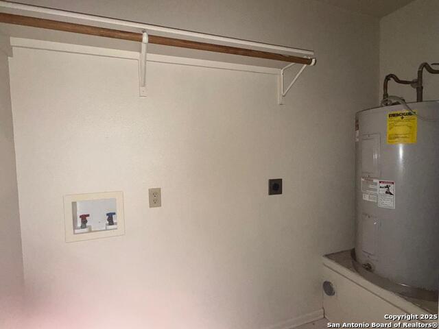 823&827 Dallas, Pleasanton, Texas image 5