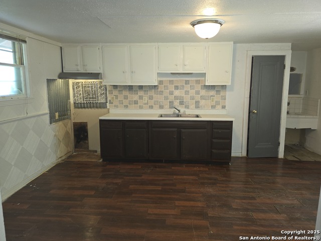 130 E Harding, San Antonio, Texas image 24