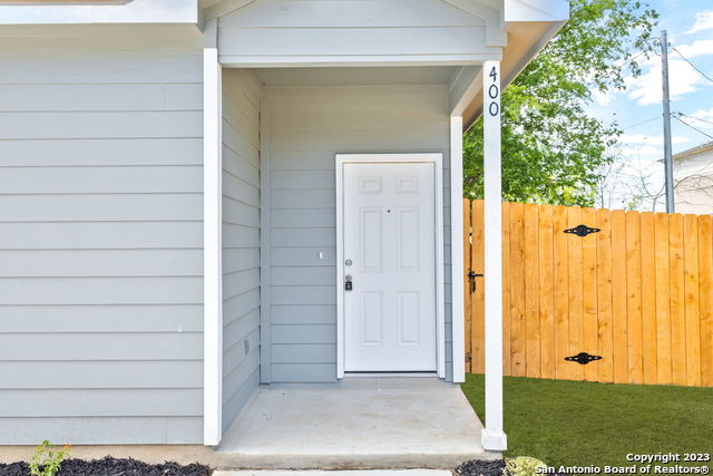513-515 Hudson St, Seguin, Texas image 7