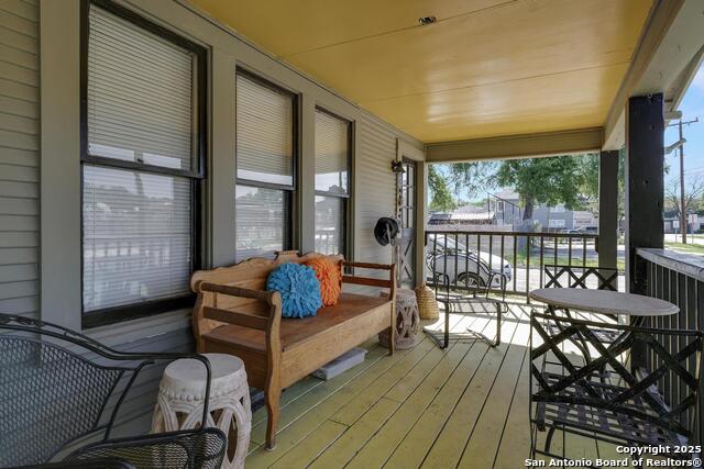 200 Queen Anne Ct, San Antonio, Texas image 3