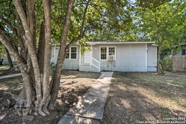 1026 Haynes, San Marcos, Texas image 2
