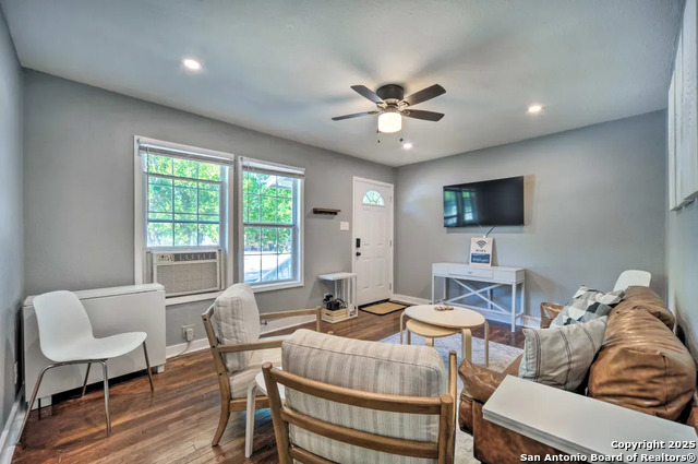 1026 Haynes, San Marcos, Texas image 4
