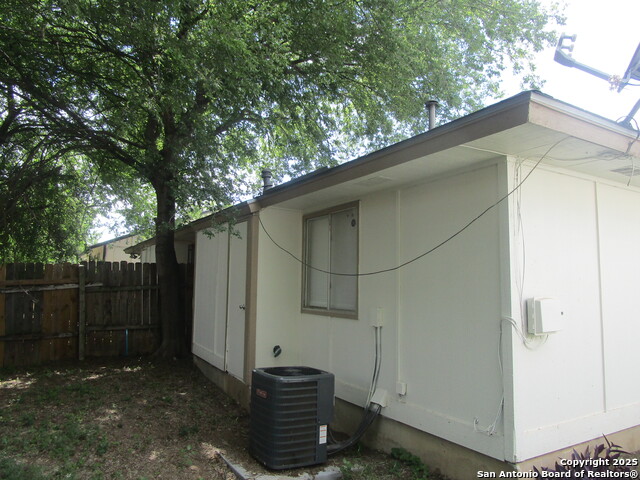 8842 Meadow Trace, San Antonio, Texas image 13