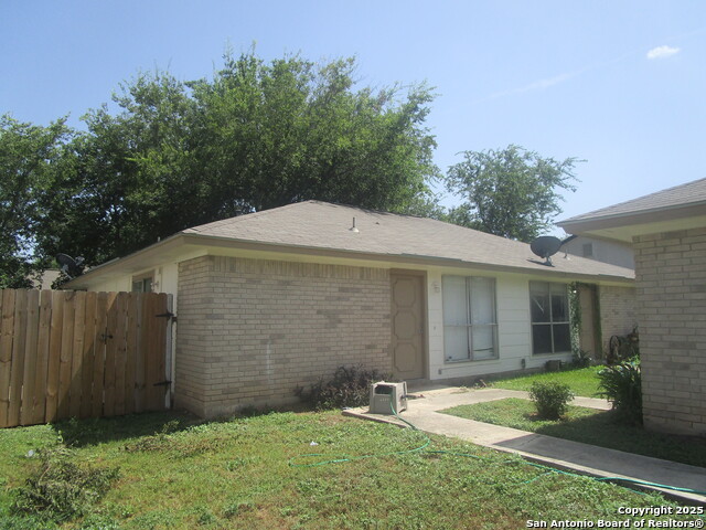 8842 Meadow Trace, San Antonio, Texas image 4