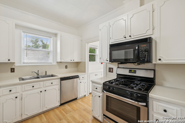 435 W Summit Ave, San Antonio, Texas image 13
