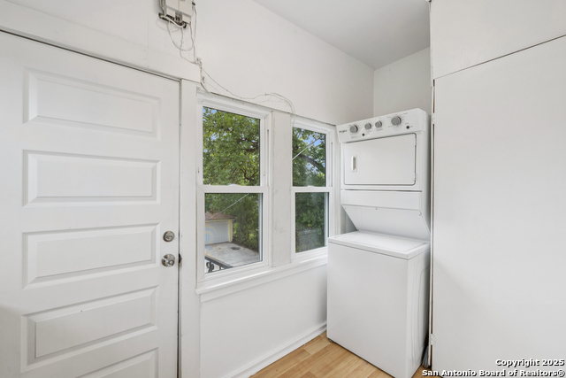 435 W Summit Ave, San Antonio, Texas image 25