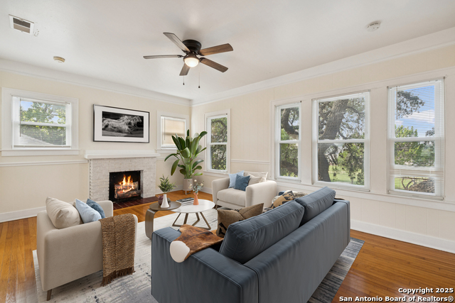 435 W Summit Ave, San Antonio, Texas image 4