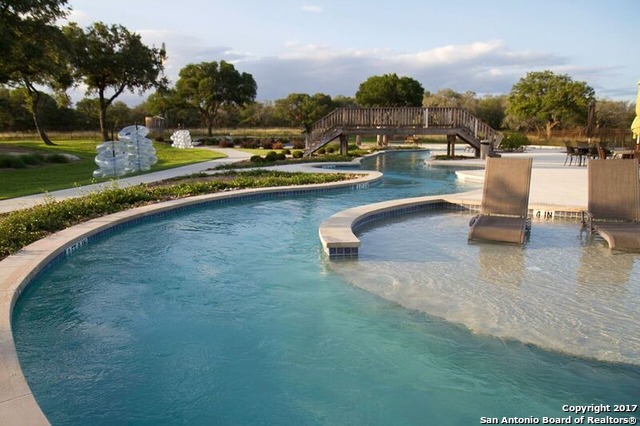 445 Chinkapin Trail, New Braunfels, Texas image 4