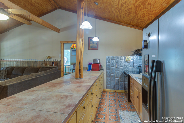 9365 River Rd, New Braunfels, Texas image 7