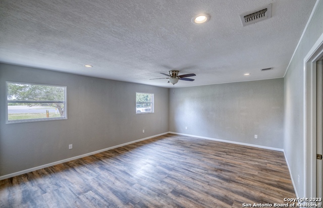 415 Ham Ln, Uvalde, Texas image 17