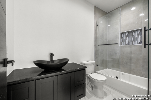 823 W Pyron Ave, San Antonio, Texas image 32