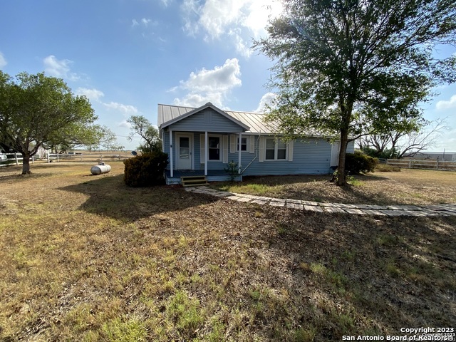2667 County Road 134, Floresville, Texas image 2